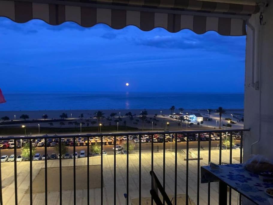 Vistas Frontales Al Mar Apartment Empuriabrava Exterior photo